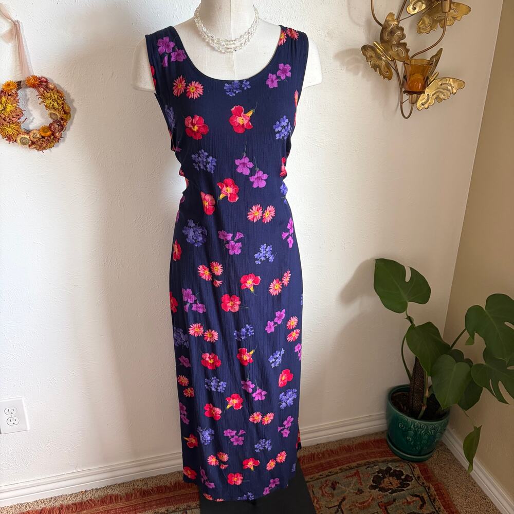 90s Vintage Floral Maxi Dress - Picture 2 of 9